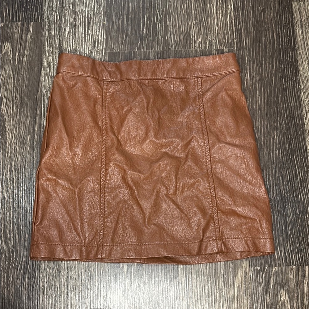 Girls Faux Carmel brown leather skirt art class brand size small